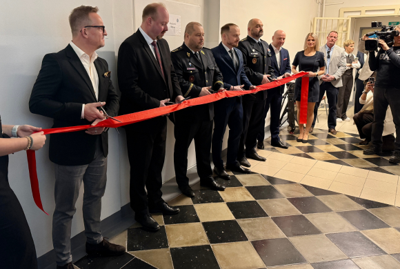 two column container - B Braun_veznice Pankrac