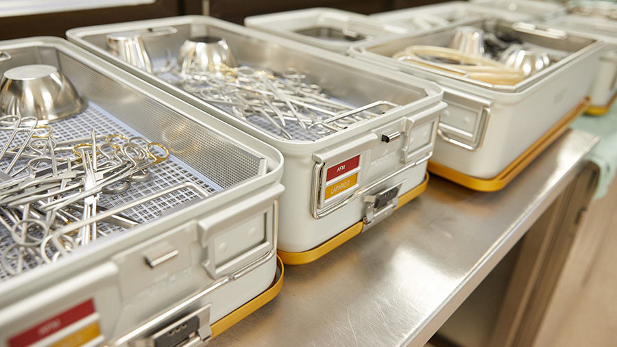 Sterilizační kontejner na oddělení centrální sterilizace